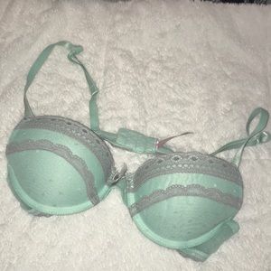 ⚫️Mint green lace bra (buy 2 bras get 1 free)